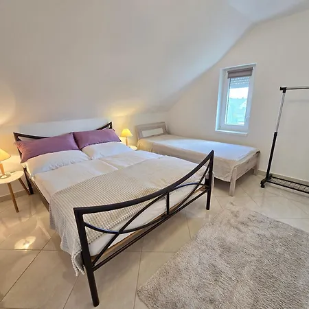 Villa Max - Biro Tours Nr 47 Vonyarcvashegy